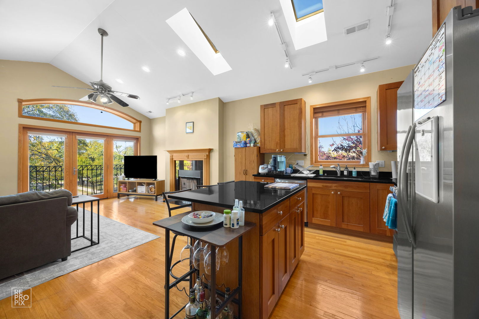 3301 S Michigan Avenue 3