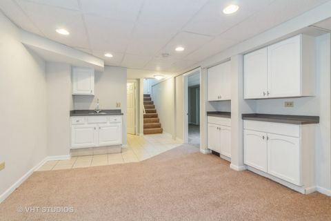 Tiny photo for 915 E Chicago Avenue, Naperville, IL 60540 (MLS # 12505078)