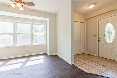 Tiny photo for 915 E Chicago Avenue, Naperville, IL 60540 (MLS # 12505078)