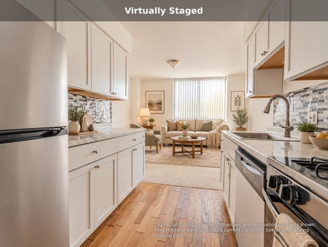 Tiny photo for 20 N Tower Road #8G, Oak Brook, IL 60523 (MLS # 12757162)