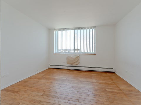 Tiny photo for 20 N Tower Road #8G, Oak Brook, IL 60523 (MLS # 12757162)