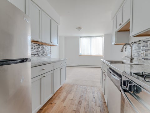 Tiny photo for 20 N Tower Road #8G, Oak Brook, IL 60523 (MLS # 12757162)