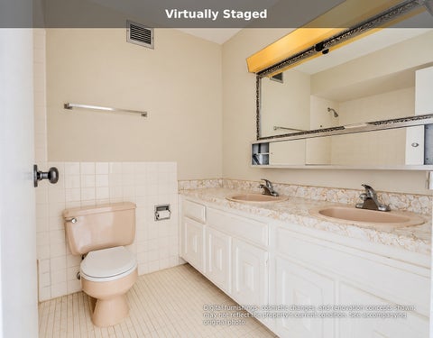 Tiny photo for 20 N Tower Road #8G, Oak Brook, IL 60523 (MLS # 12757162)