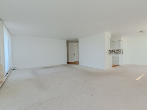 Tiny photo for 20 N Tower Road #8G, Oak Brook, IL 60523 (MLS # 12757162)