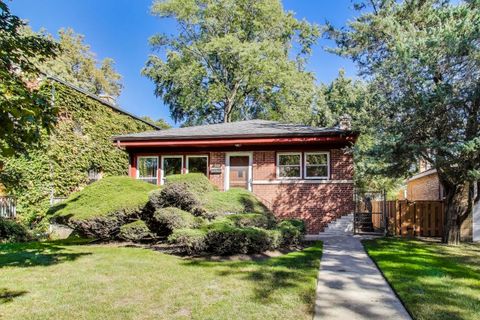 Photo of 309 Darrow Avenue, Evanston, IL 60202 (MLS # 12481182)