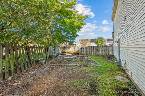 Tiny photo for 1077 Viewpoint Drive, Lake In The Hills, IL 60156 (MLS # 12701115)
