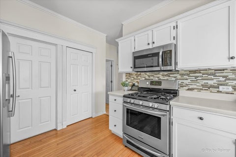 Tiny photo for 1077 Viewpoint Drive, Lake In The Hills, IL 60156 (MLS # 12701115)