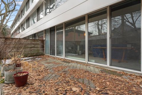 Tiny photo for 300 N Maple Avenue, Oak Park, IL 60302 (MLS # 12570157)