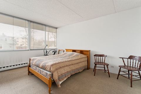 Tiny photo for 300 N Maple Avenue, Oak Park, IL 60302 (MLS # 12570157)
