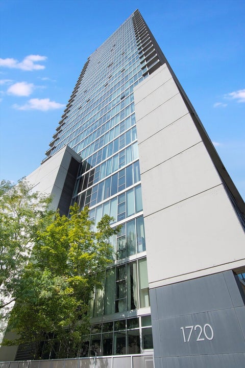 Photo of 1720 S Michigan Avenue #1812, Chicago, IL 60616 (MLS # 12783911)