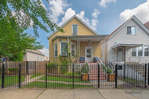 Photo of 3122 W 39th Place, Chicago, IL 60632 (MLS # 12730220)