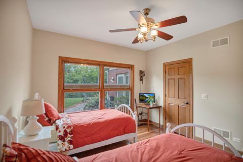 Tiny photo for 1535 S Douglas Avenue, Arlington Heights, IL 60005 (MLS # 12456002)