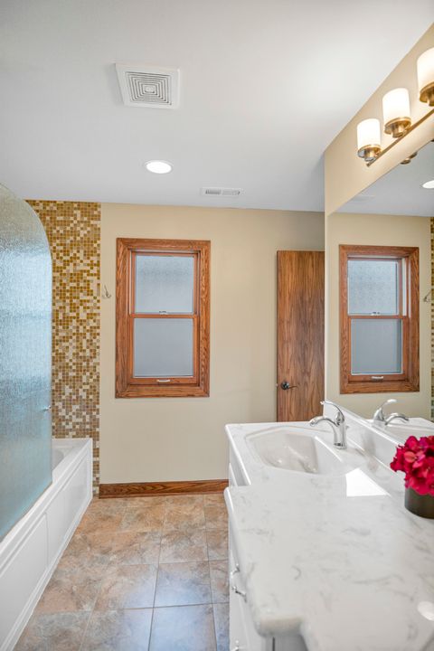 Tiny photo for 1535 S Douglas Avenue, Arlington Heights, IL 60005 (MLS # 12456002)