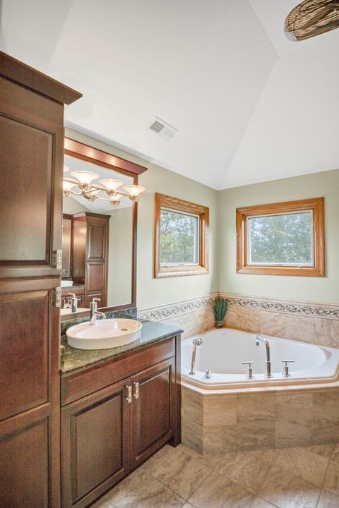 Tiny photo for 1535 S Douglas Avenue, Arlington Heights, IL 60005 (MLS # 12456002)