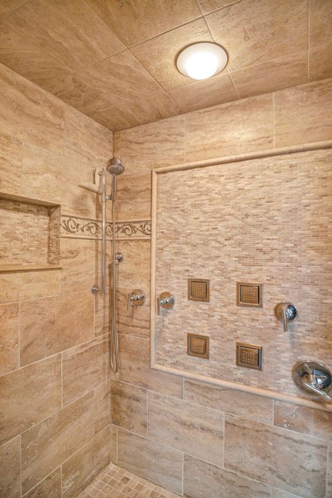 Tiny photo for 1535 S Douglas Avenue, Arlington Heights, IL 60005 (MLS # 12456002)