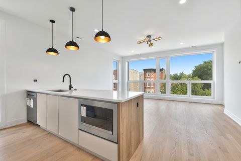 Tiny photo for 1244 N Kedzie Avenue #4, Chicago, IL 60651 (MLS # 12484374)