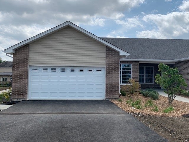 2 BUILDING 18 RIDGE Lane