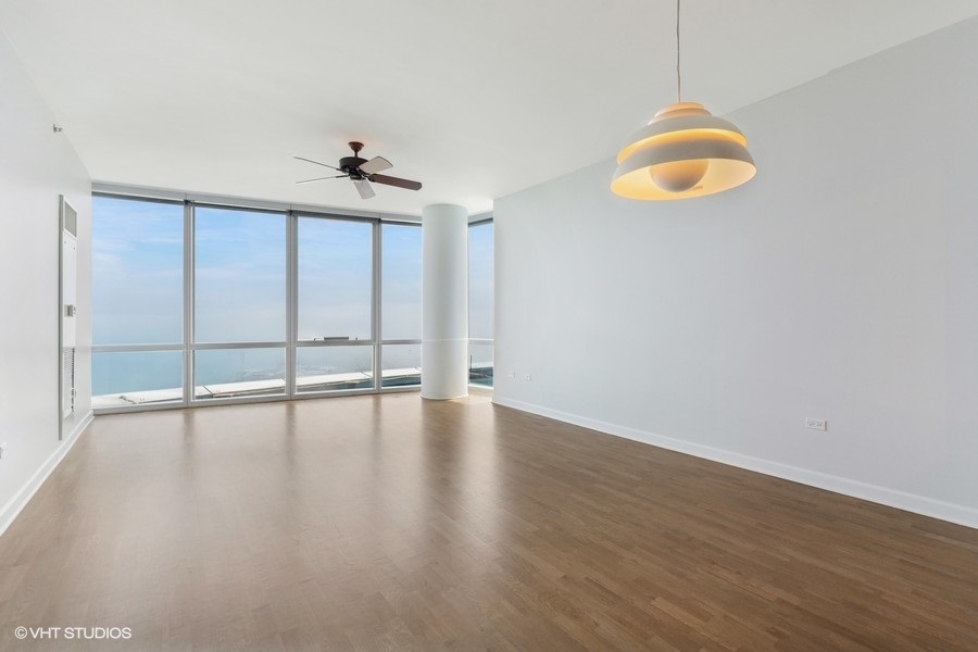1211 S Prairie Avenue 2603