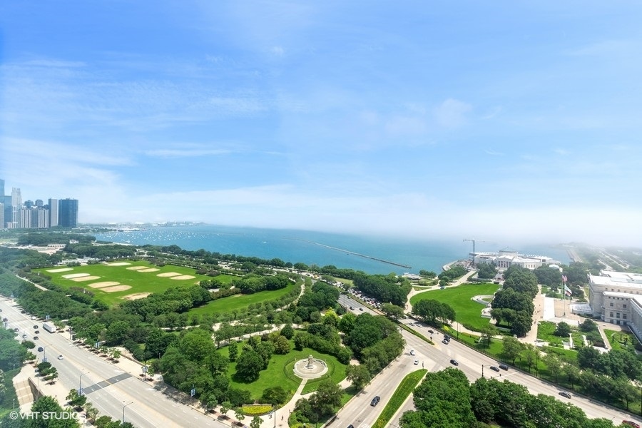 1211 S Prairie Avenue 2603