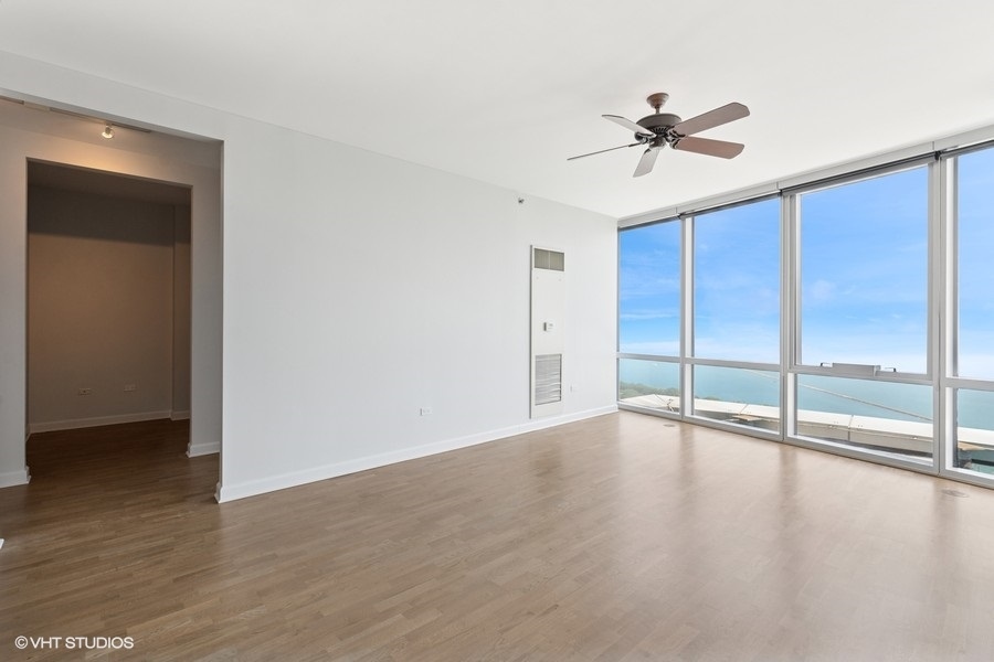1211 S Prairie Avenue 2603