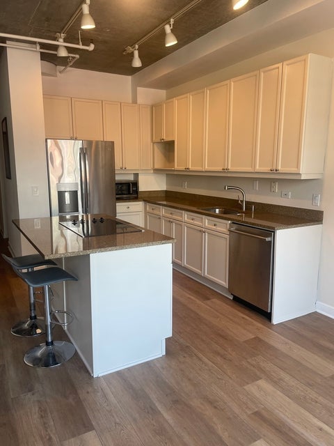 Tiny photo for 737 W Washington Boulevard #1003, Chicago, IL 60661 (MLS # 12615225)