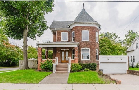 Photo of 302 W Wood Street, Bloomington, IL 61701 (MLS # 12771205)