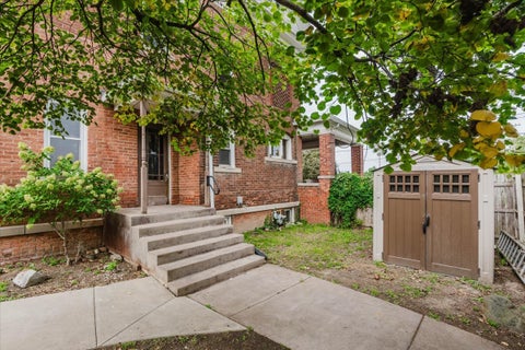 Tiny photo for 302 W Wood Street, Bloomington, IL 61701 (MLS # 12771205)