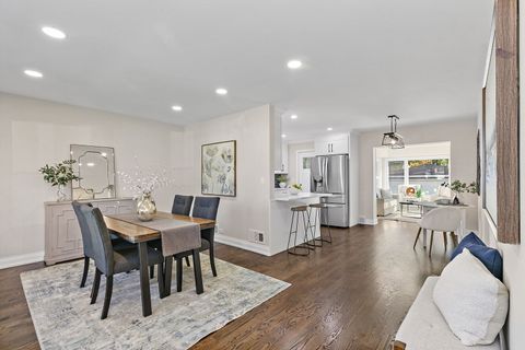 Tiny photo for 241 N Hamlin Avenue, Park Ridge, IL 60068 (MLS # 12509158)