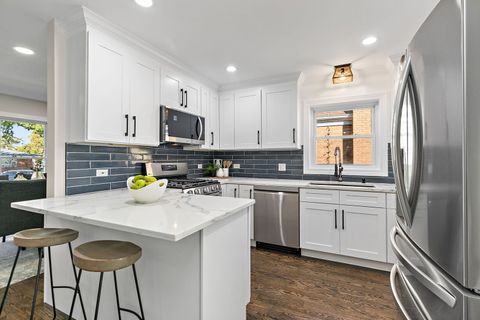 Tiny photo for 241 N Hamlin Avenue, Park Ridge, IL 60068 (MLS # 12509158)