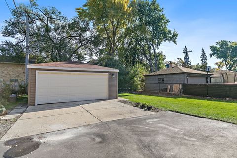 Tiny photo for 241 N Hamlin Avenue, Park Ridge, IL 60068 (MLS # 12509158)