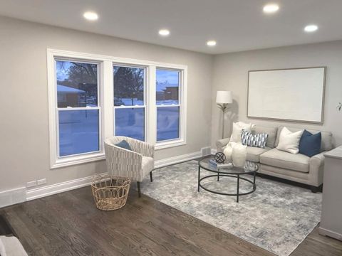 Tiny photo for 241 N Hamlin Avenue, Park Ridge, IL 60068 (MLS # 12509158)