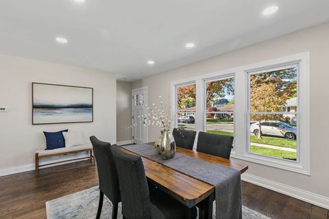 Tiny photo for 241 N Hamlin Avenue, Park Ridge, IL 60068 (MLS # 12509158)