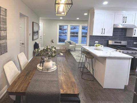 Tiny photo for 241 N Hamlin Avenue, Park Ridge, IL 60068 (MLS # 12509158)