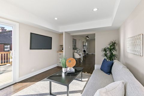 Tiny photo for 241 N Hamlin Avenue, Park Ridge, IL 60068 (MLS # 12509158)