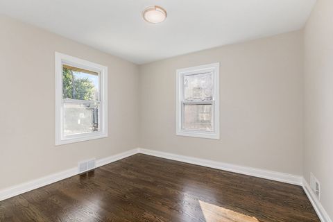 Tiny photo for 241 N Hamlin Avenue, Park Ridge, IL 60068 (MLS # 12509158)