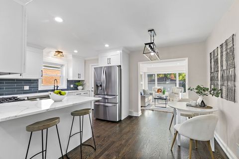 Tiny photo for 241 N Hamlin Avenue, Park Ridge, IL 60068 (MLS # 12509158)