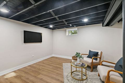 Tiny photo for 241 N Hamlin Avenue, Park Ridge, IL 60068 (MLS # 12509158)