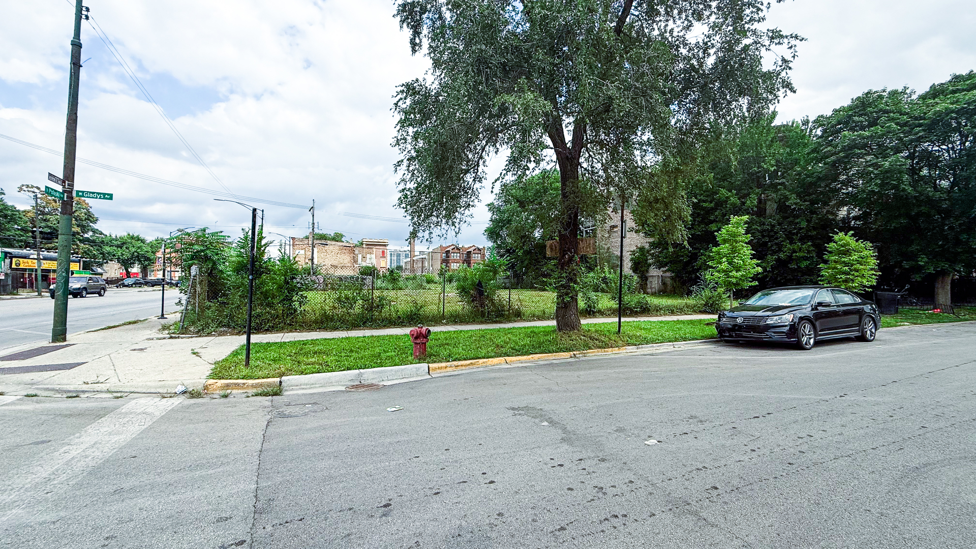3942 W Gladys Avenue