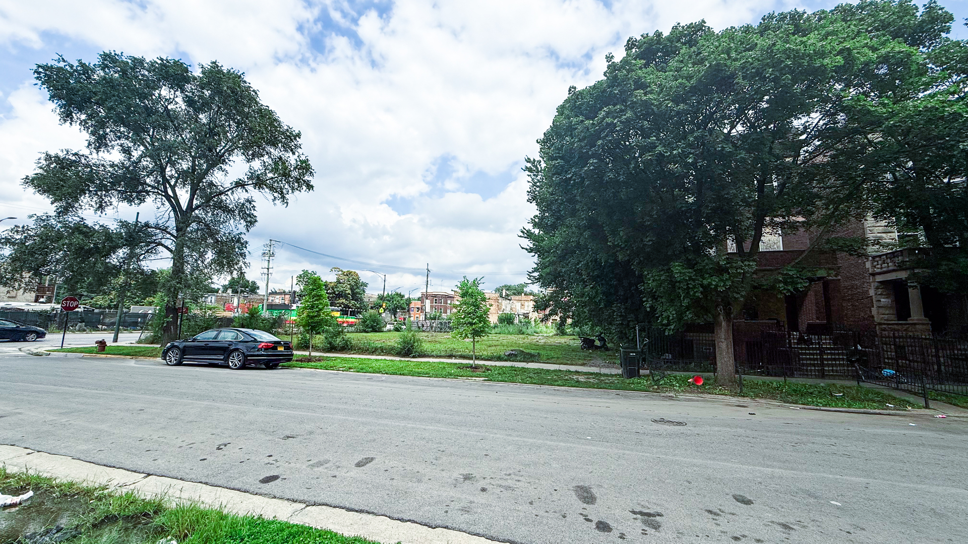 3942 W Gladys Avenue