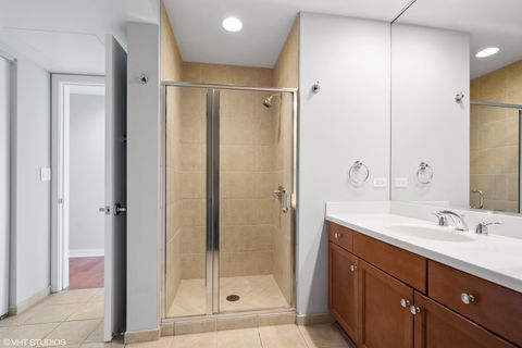 Tiny photo for 130 N GARLAND Court #4902, Chicago, IL 60602 (MLS # 12589051)