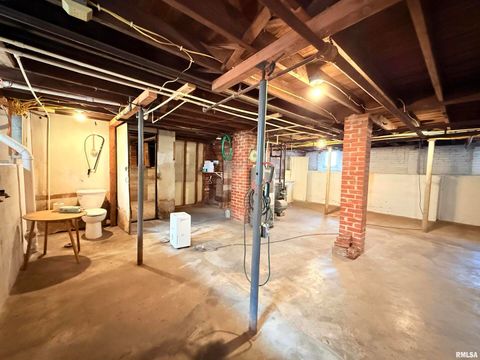 Tiny photo for 18 S MILL Street, Harrisburg, IL 62946 (MLS # EB460050)