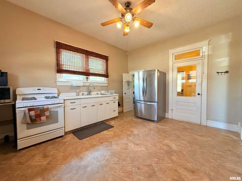 Tiny photo for 18 S MILL Street, Harrisburg, IL 62946 (MLS # EB460050)