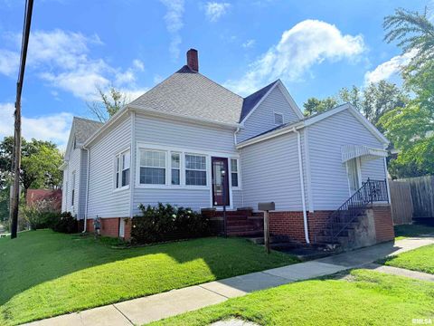 Tiny photo for 18 S MILL Street, Harrisburg, IL 62946 (MLS # EB460050)