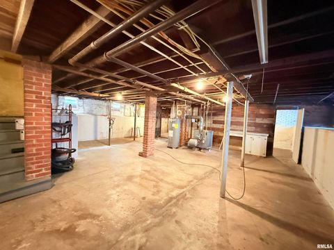 Tiny photo for 18 S MILL Street, Harrisburg, IL 62946 (MLS # EB460050)