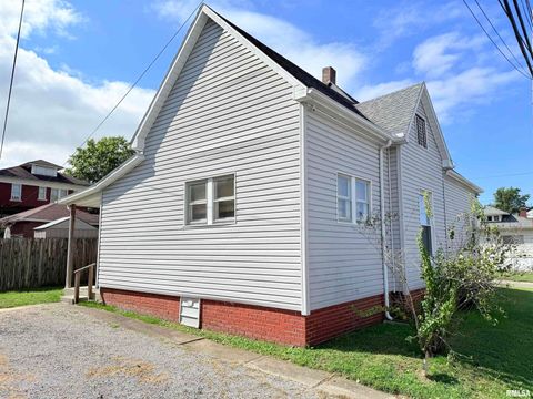 Tiny photo for 18 S MILL Street, Harrisburg, IL 62946 (MLS # EB460050)