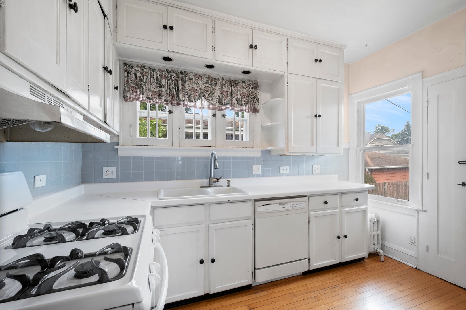 17 N CHESTER Avenue