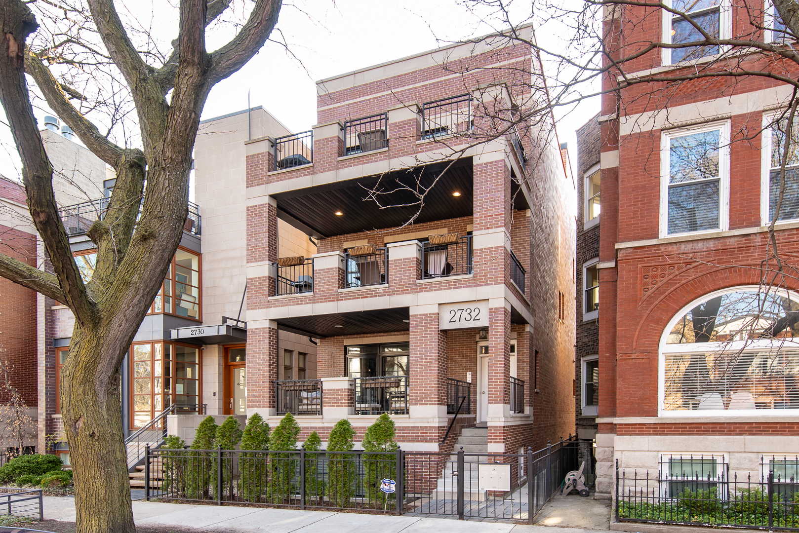 Photo 1 of 20 — 2732 N Seminary Avenue 2, Chicago, IL 60614