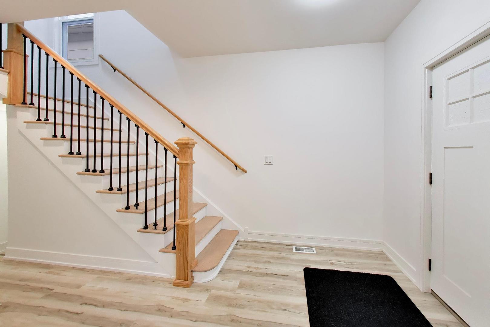 544 N Leamington Avenue