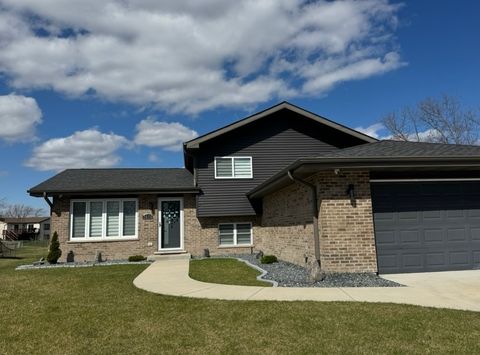 Photo of 7612 167th Street, Tinley Park, IL 60477 (MLS # 12598426)