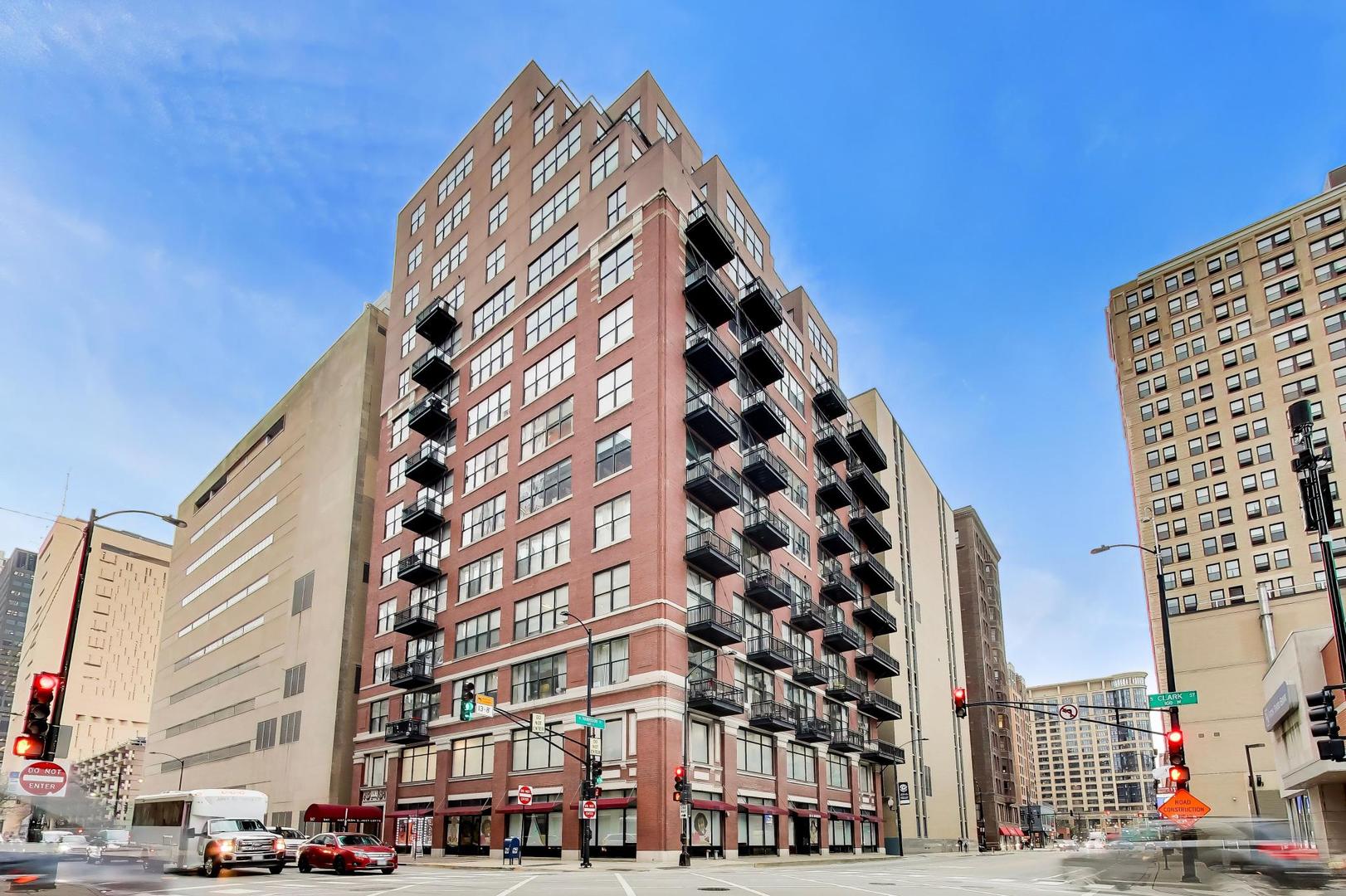 547 S Clark Street 401